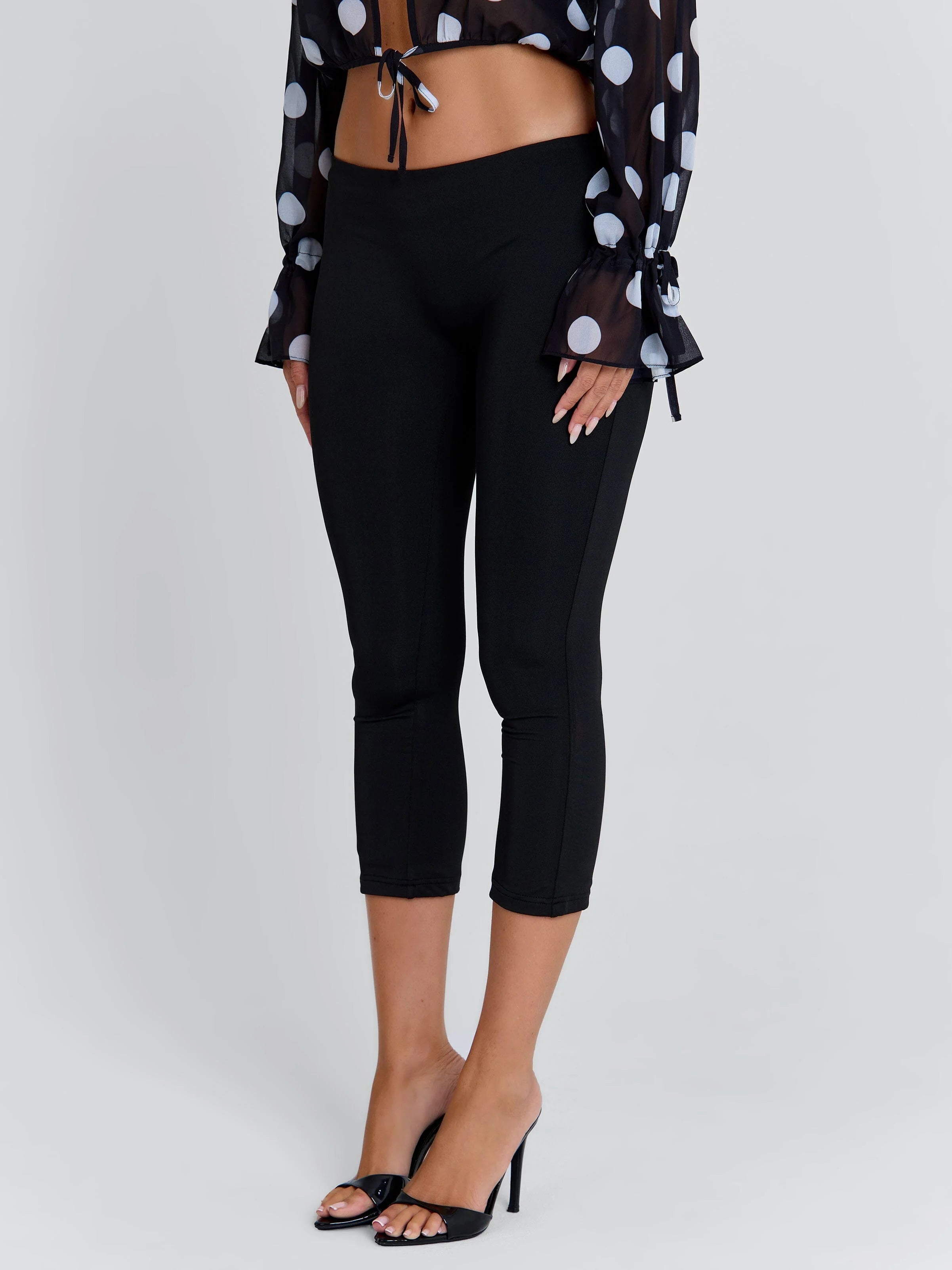 LUMAE CAPRI PANTS BLACK